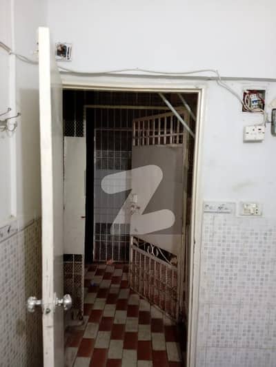 گلستانِِ جوہر ۔ بلاک 17 گلستانِ جوہر,کراچی میں 1 کمرے کا 2 مرلہ فلیٹ 25.0 لاکھ میں برائے فروخت۔