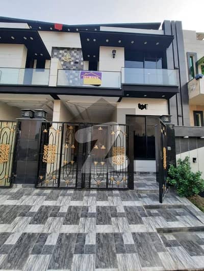 5 marla Brand new Modern design House available for sale