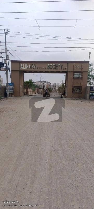 علی گڑھ سوسائٹی سکیم 33,کراچی میں 16 مرلہ رہائشی پلاٹ 2.6 کروڑ میں برائے فروخت۔ علی گڑھ سوسائٹی سکیم 33,کراچی میں 16 مرلہ رہائشی پلاٹ 2.6 کروڑ میں برائے فروخت۔