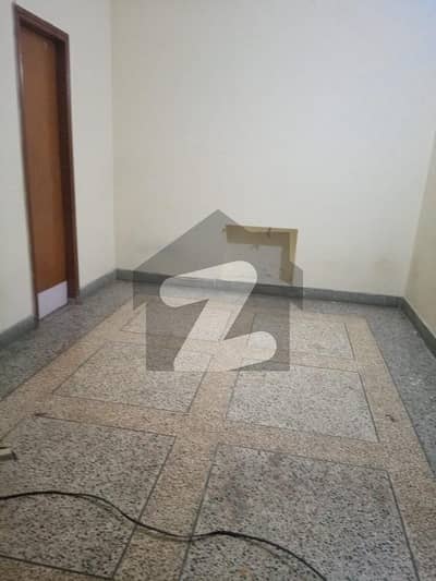 آئی ۔ 10 اسلام آباد میں 1 کمرے کا 1 مرلہ کمرہ 21.0 ہزار میں کرایہ پر دستیاب ہے۔