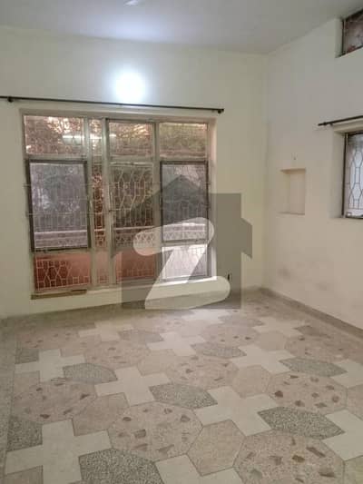 Single and independent room on ground floor for 1 bachelor/girl for rent in I-10.