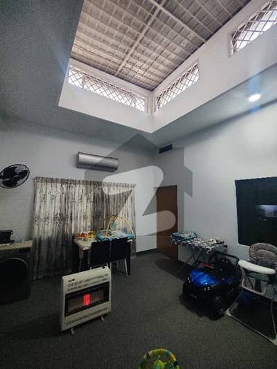 جی ۔ 9/2 جی ۔ 9,اسلام آباد میں 4 کمروں کا 6 مرلہ مکان 5.35 کروڑ میں برائے فروخت۔