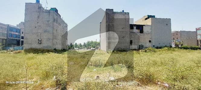 پیراگون سٹی ۔ گروو بلاک پیراگون سٹی,لاہور میں 4 مرلہ کمرشل پلاٹ 1.75 کروڑ میں برائے فروخت۔