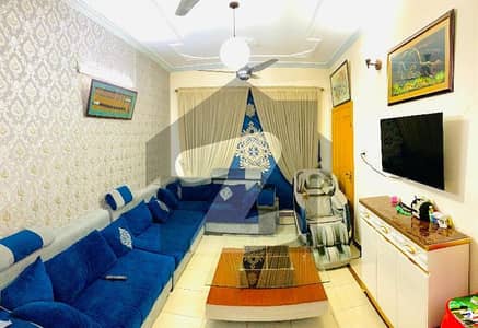 جی ۔ 10 اسلام آباد میں 3 کمروں کا 6 مرلہ مکان 1.65 لاکھ میں کرایہ پر دستیاب ہے۔