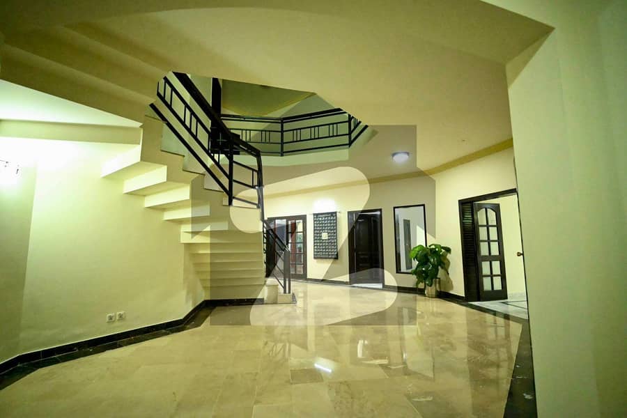 7 Bed Full House Unfurnished Available For Rent In F11 7 Bed Full House Unfurnished Available For Rent In F11