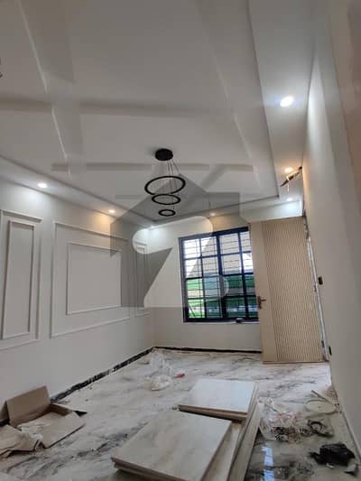 پی ڈبلیو ڈی ہاؤسنگ سکیم اسلام آباد میں 1 کمرے کا 2 مرلہ فلیٹ 30.0 لاکھ میں برائے فروخت۔