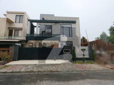 بحریہ ٹاؤن ۔ غزنوی بلاک بحریہ ٹاؤن ۔ سیکٹر ایف,بحریہ ٹاؤن,لاہور میں 5 کمروں کا 10 مرلہ مکان 5.3 کروڑ میں برائے فروخت۔