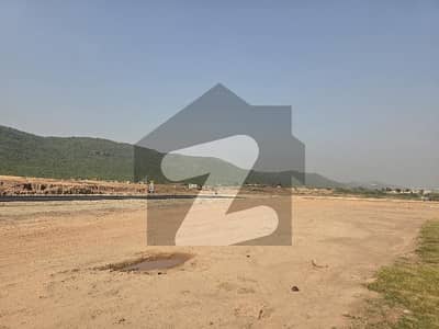 مارگلہ انکلیو مارگلہ ایونیو,اسلام آباد میں 1 کنال رہائشی پلاٹ 4.62 کروڑ میں برائے فروخت۔