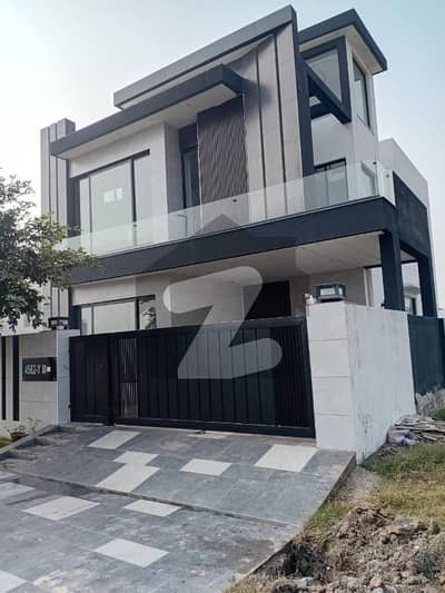 ڈی ایچ اے فیز 7 ڈیفنس (ڈی ایچ اے),لاہور میں 4 کمروں کا 10 مرلہ مکان 5.1 کروڑ میں برائے فروخت۔