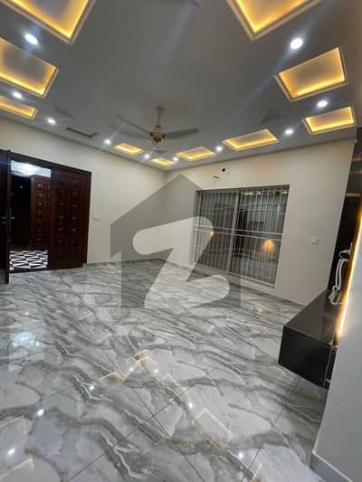 سٹی ہاؤسنگ سوسائٹی - بلاک بی ایکسٹینشن سٹی ہاؤسنگ سوسائٹی,سیالکوٹ میں 7 کمروں کا 10 مرلہ مکان 3.99 کروڑ میں برائے فروخت۔