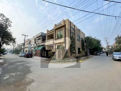 پارک ویو سٹی ۔ جیڈ بلاک پارک ویو سٹی,لاہور میں 4 کمروں کا 5 مرلہ مکان 2.4 کروڑ میں برائے فروخت۔