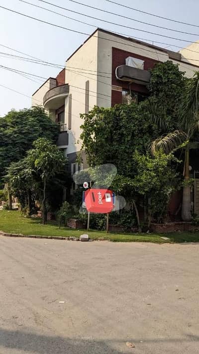 واپڈا ٹاؤن لاہور میں 4 کمروں کا 5 مرلہ مکان 2.6 کروڑ میں برائے فروخت۔