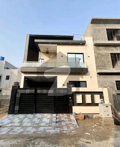 5 Marla House For sale Available In Park View City