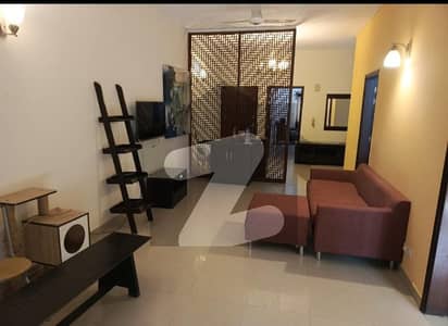 کلفٹن کراچی میں 3 کمروں کا 10 مرلہ فلیٹ 1.9 لاکھ میں کرایہ پر دستیاب ہے۔