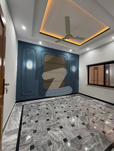 Ideally Located Prime Location House Of 5 Marla Is Available For sale In Peshawar
