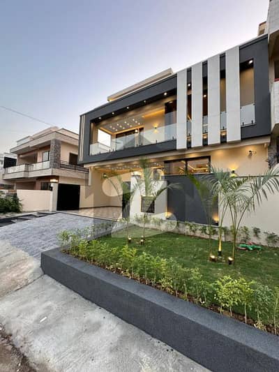 corner 3570 brand-new designer house at a prime location G-13/4