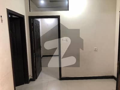 پی ڈبلیو ڈی کالونی راولپنڈی میں 2 کمروں کا 2 مرلہ فلیٹ 24.0 ہزار میں کرایہ پر دستیاب ہے۔