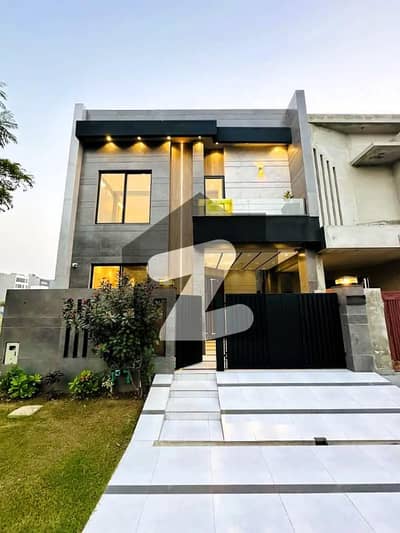 ڈی ایچ اے 9 ٹاؤن ۔ بلاک ڈی ڈی ایچ اے 9 ٹاؤن,ڈیفنس (ڈی ایچ اے),لاہور میں 3 کمروں کا 5 مرلہ مکان 2.15 کروڑ میں برائے فروخت۔