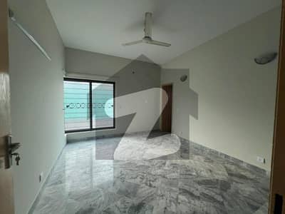 ڈی ایچ اے فیز 4 ڈیفنس (ڈی ایچ اے),لاہور میں 3 کمروں کا 1 کنال بالائی پورشن 1.3 لاکھ میں کرایہ پر دستیاب ہے۔ ڈی ایچ اے فیز 4 ڈیفنس (ڈی ایچ اے),لاہور میں 3 کمروں کا 1 کنال بالائی پورشن 1.3 لاکھ میں کرایہ پر دستیاب ہے۔