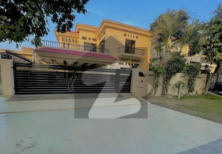 DREAM HOME OFFER 01 Kanal Full House Is Available For Rent In DHA Phase 5 Lahore At Super Hot Location. 100% Original Pictures