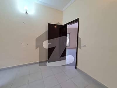 200sq Yard 3 Bedrooms Luxury Villa Is Available FOR RENT. 8km From Entrance Of BTK. 3 Bed DDL 1 Kitchen