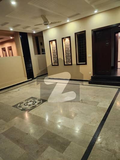 بحریہ انکلیو - سیکٹر اے بحریہ انکلیو,بحریہ ٹاؤن,اسلام آباد میں 3 کمروں کا 12 مرلہ زیریں پورشن 1.0 لاکھ میں کرایہ پر دستیاب ہے۔