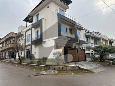 CORNER HOUSE For Sale CORNER HOUSE For Sale