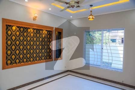 جی ۔ 13 اسلام آباد میں 4 کمروں کا 4 مرلہ مکان 3.6 کروڑ میں برائے فروخت۔