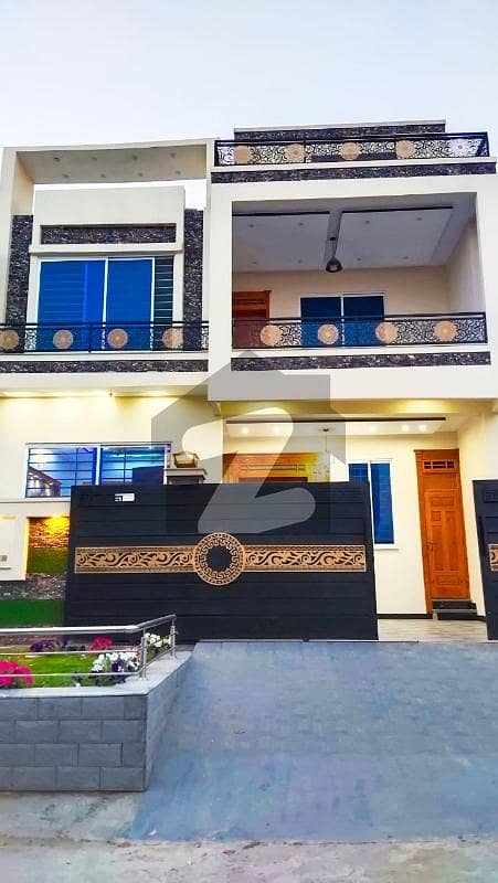 جی ۔ 13 اسلام آباد میں 5 کمروں کا 7 مرلہ مکان 5.2 کروڑ میں برائے فروخت۔ جی ۔ 13 اسلام آباد میں 5 کمروں کا 7 مرلہ مکان 5.2 کروڑ میں برائے فروخت۔