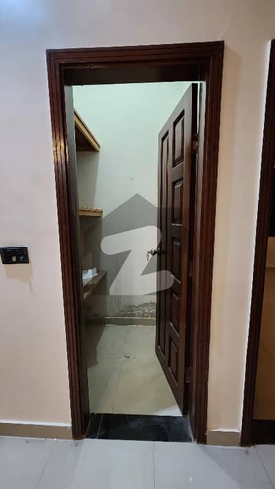 گلستانِِ جوہر ۔ بلاک 3 گلستانِ جوہر,کراچی میں 3 کمروں کا 10 مرلہ زیریں پورشن 1.0 لاکھ میں کرایہ پر دستیاب ہے۔