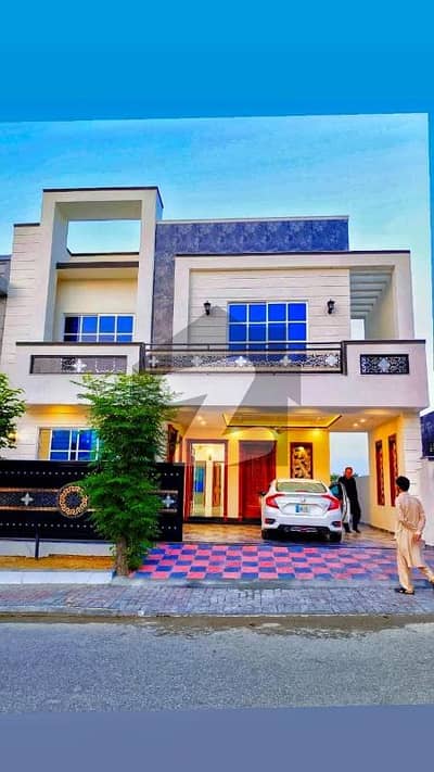 جی ۔ 13 اسلام آباد میں 6 کمروں کا 10 مرلہ مکان 7.5 کروڑ میں برائے فروخت۔