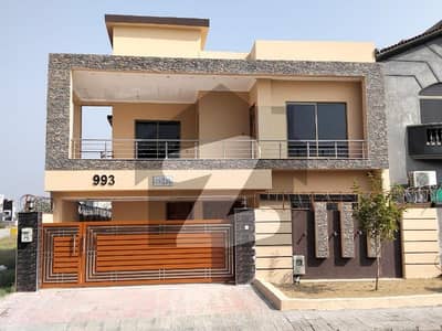 بحریہ ٹاؤن فیز 8 ۔ بلاک آئی بحریہ ٹاؤن فیز 8,بحریہ ٹاؤن راولپنڈی,راولپنڈی میں 5 کمروں کا 10 مرلہ مکان 3.5 کروڑ میں برائے فروخت۔