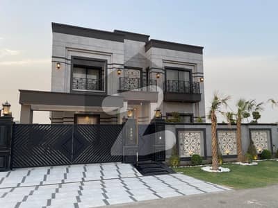Victorian Design 1 Kanal House Available For Sale in DHA Phase 7