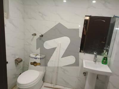 ایف ۔ 11 اسلام آباد میں 6 کمروں کا 1 کنال مکان 17.5 کروڑ میں برائے فروخت۔