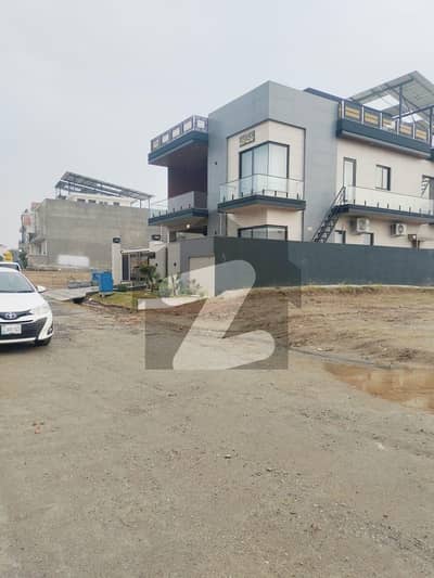 گلبرگ اسلام آباد میں 10 مرلہ رہائشی پلاٹ 1.75 کروڑ میں برائے فروخت۔