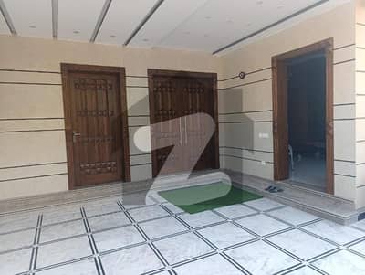 مارگلہ ویو ہاؤسنگ سوسائٹی ڈی ۔ 17,اسلام آباد میں 4 کمروں کا 9 مرلہ مکان 3.9 کروڑ میں برائے فروخت۔