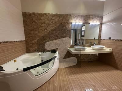 ڈی ایچ اے فیز 6 ڈی ایچ اے ڈیفینس,کراچی میں 6 کمروں کا 1 کنال مکان 13.75 کروڑ میں برائے فروخت۔