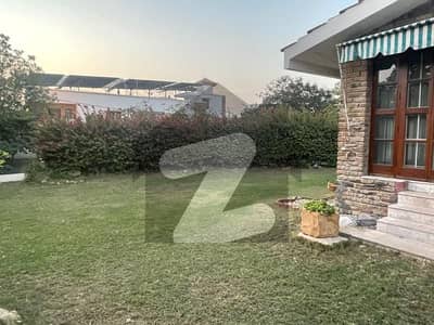 ڈی ایچ اے فیز 5 ڈی ایچ اے ڈیفینس,کراچی میں 5 کمروں کا 4 کنال مکان 10.0 لاکھ میں کرایہ پر دستیاب ہے۔