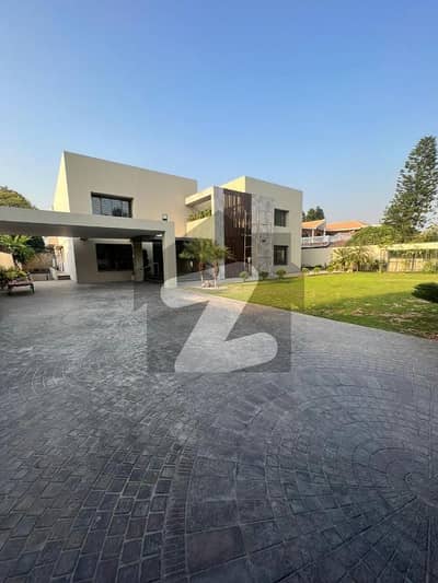 ایف ۔ 8 اسلام آباد میں 10 کمروں کا 3 کنال مکان 13.0 ارب میں برائے فروخت۔