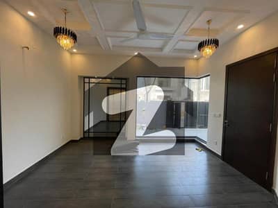 10 Marla House For Sale In Lake City | Prime Residential Option