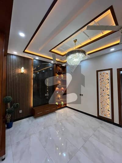 5 Marla Brand New Modern Design Lavish House For Sale In Park View City Lahore | For Discounted Price And Original Pictures Download The App "Signature Lands".