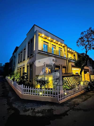 بحریہ ٹاؤن فیز 8 بحریہ ٹاؤن راولپنڈی,راولپنڈی میں 5 کمروں کا 9 مرلہ مکان 3.89 کروڑ میں برائے فروخت۔