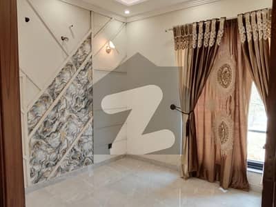 فارمانئیٹس ہاؤسنگ سکیم لاہور میں 3 کمروں کا 3 مرلہ مکان 1.3 کروڑ میں برائے فروخت۔