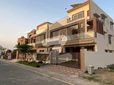 10 Marla House For Sale In Dream Gardens Lahore