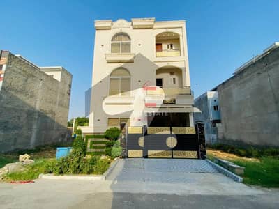 سٹی ہاؤسنگ سوسائٹی گوجرانوالہ میں 4 کمروں کا 5 مرلہ مکان 1.8 کروڑ میں برائے فروخت۔