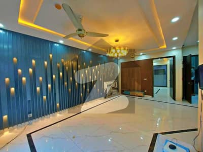 CAPITAL GROUP OFFER DEFENCE PHASE 9 TOWN ORIGINAL PIC 5 MARLA BRAND NEW HOUSE WITH LCD REFRIGERATOR & INVERTER A. C AT TOP LOCATION FOR SALE ALMOST FINAL 2,45,00,000/-