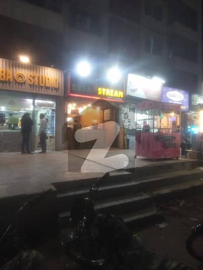 100. ft Main Road Facing Shop for Rent in Maskan Chorangi, Gulshan Block-7
