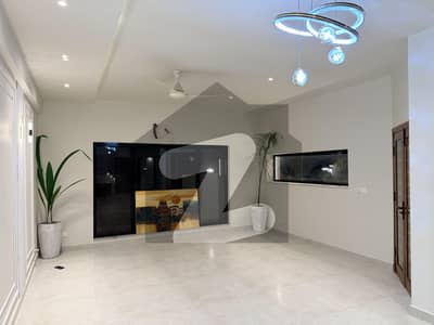 بحریہ انکلیو - سیکٹر اے بحریہ انکلیو,بحریہ ٹاؤن,اسلام آباد میں 5 کمروں کا 10 مرلہ مکان 5.6 کروڑ میں برائے فروخت۔