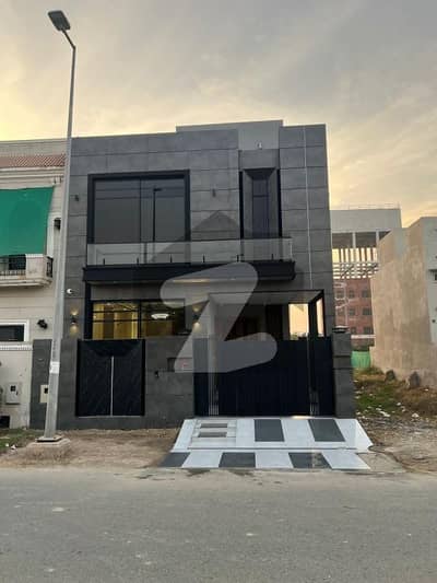 5 MARLA DESIGNER HOUSE FOR SALE | NEAR TO PARK & 100 FT ROAD APPROACH | PRIME LOCATION 5 MARLA DESIGNER HOUSE FOR SALE | NEAR TO PARK & 100 FT ROAD APPROACH | PRIME LOCATION