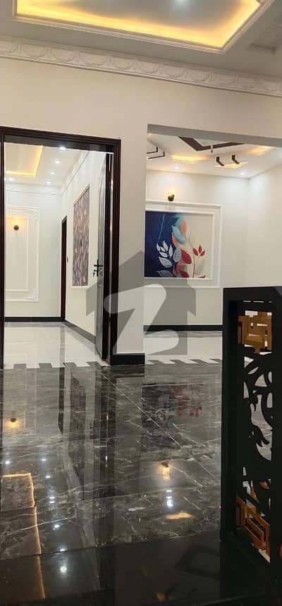 OWNER BUILT LUXURY HOUSE WITH BEAUTIFUL STRUCTURE AVAILABLE FOR SALE IN LDA AVENUE BLOCK C LAHORE